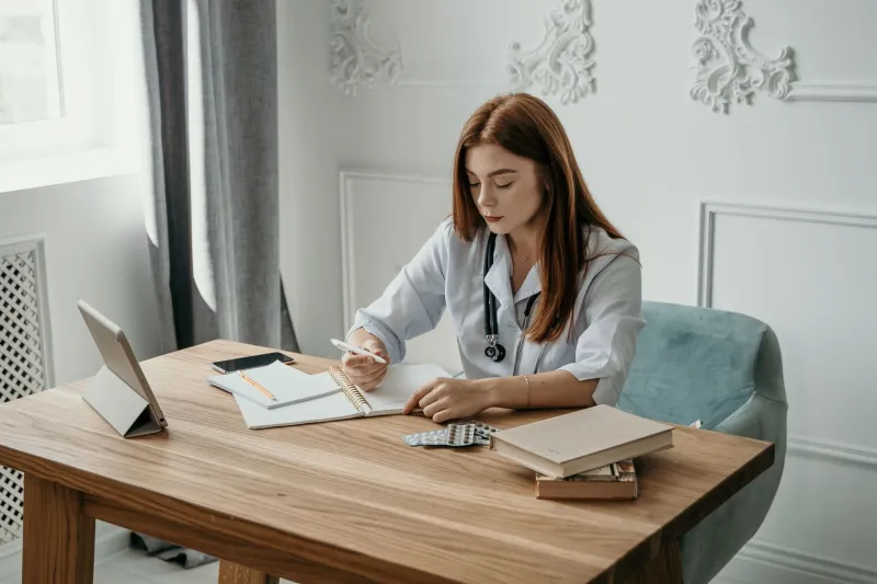 Why Your Amoxicillin Dose Is Not One-Size-Fits-All: The Clinical Math Behind Your Prescription